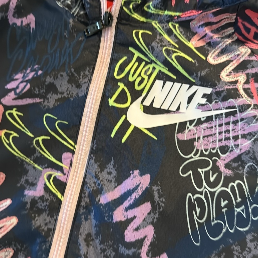Nike pink graffiti tank and graphic Windrunner windbreaker size medium NWOT - Picture 8 of 14